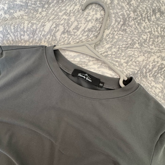 Women's Gray Long Sleeve Crop Top - Picture 4 of 6